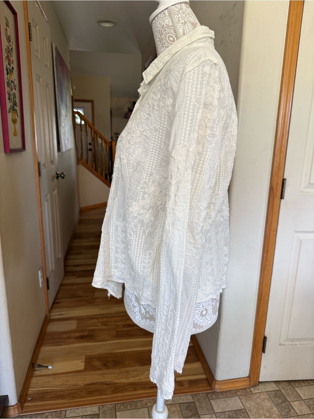 Embroidered button up - Picture 4 of 8